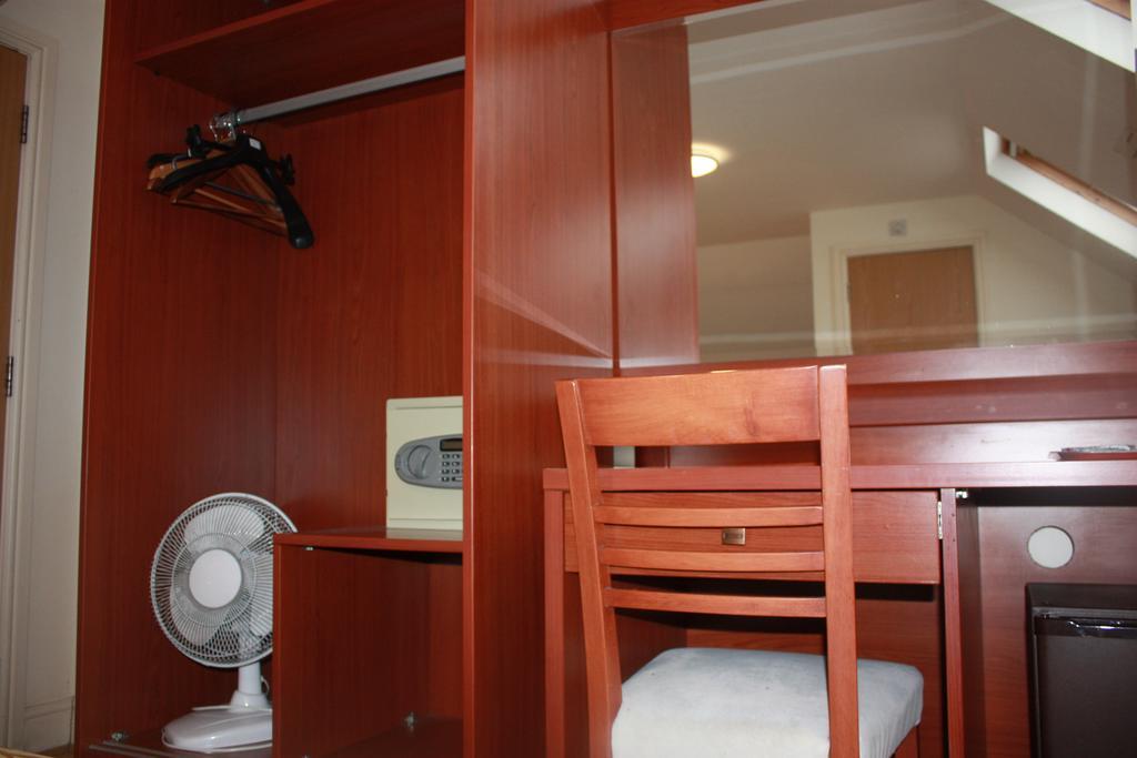Corner House Hotel Λονδίνο Δωμάτιο φωτογραφία